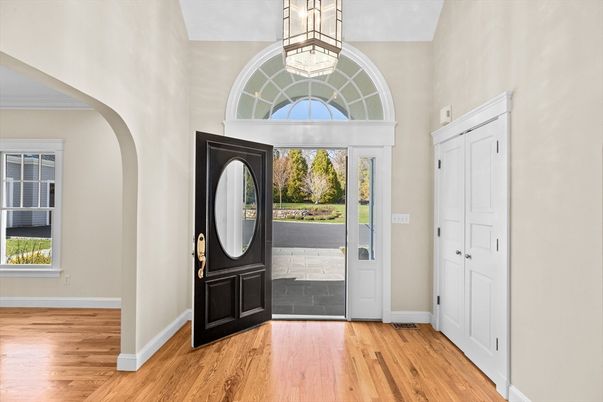 Interior, Pendant Lights, Wood Texture Flooring