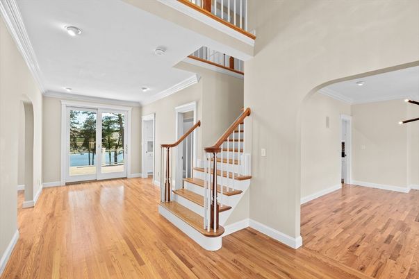Interior, Recessed Lighting, Wood Texture Flooring