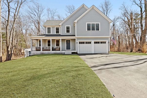 Attached, Exterior, Facade, Farmhouse