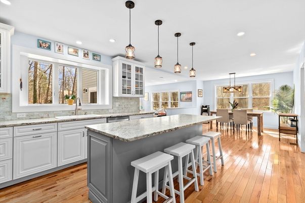 Dining room, Interior, Kitchen, Pendant Lights, Recessed Lighting, Wood Texture Flooring