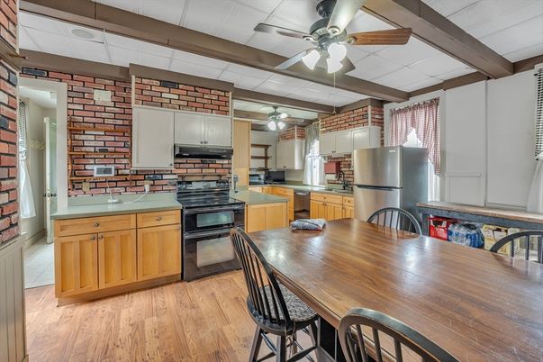 Dining room, Interior, Kitchen, Stainless Steel Appliances, Stone Walls, Wooden Beams, Wood Texture Flooring
