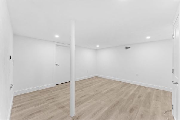 Empty room, Interior, Recessed Lighting, Wood Texture Flooring