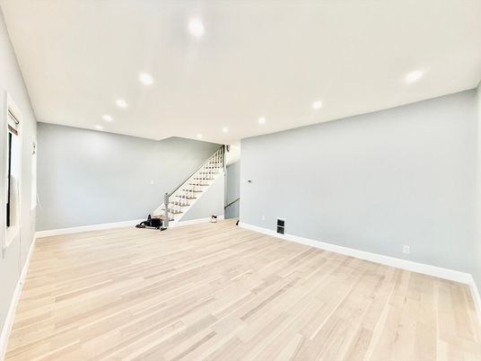 Empty room, Interior, Recessed Lighting, Wood Texture Flooring