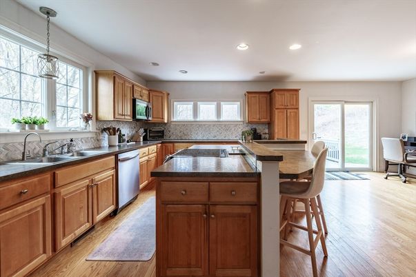 Dining room, Interior, Kitchen, Pendant Lights, Recessed Lighting, Wood Texture Flooring