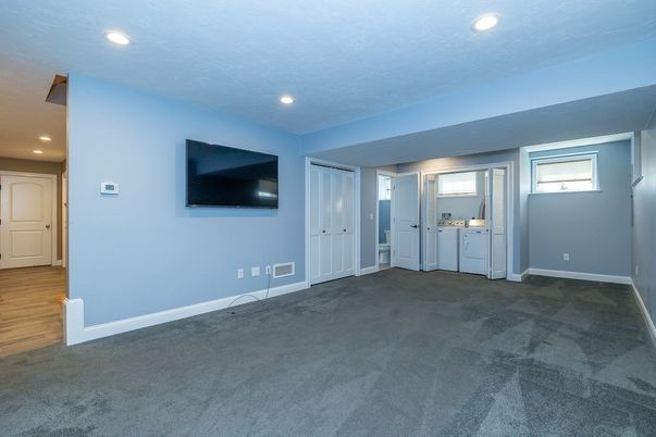 Empty room, Interior, Recessed Lighting