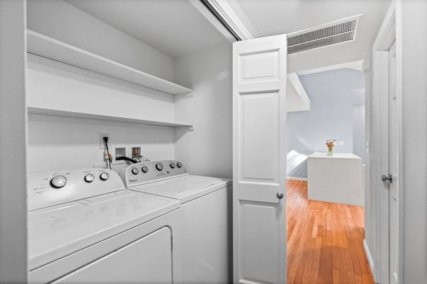 Interior, Utility Closets, Washer, Wood Texture Flooring