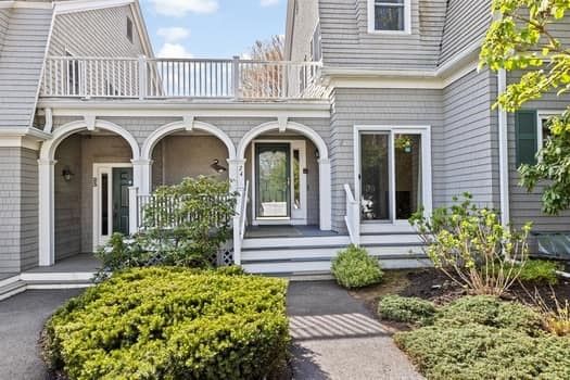 Exterior, Facade, Queen Anne Victorian