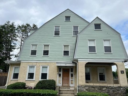 Exterior, Facade, Brick Facade, Rowhouse