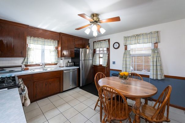 Dining room, Interior, Kitchen, Stainless Steel Appliances