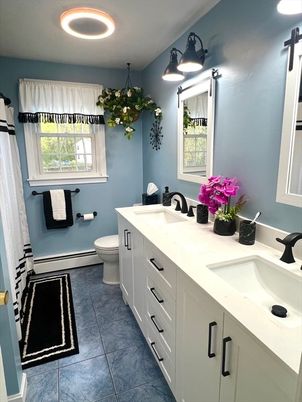 Bathroom, Dual Sink Vanities, Interior, Recessed Lighting