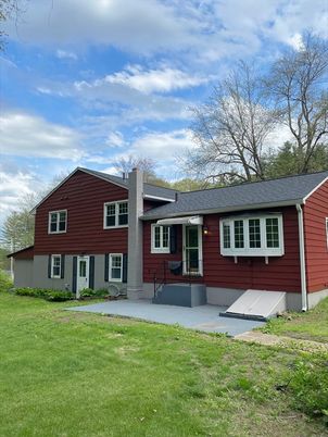 Backyard, Exterior, Facade, Split Level