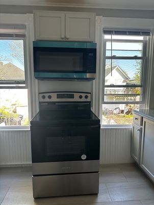 Interior, Kitchen, Stainless Steel Appliances