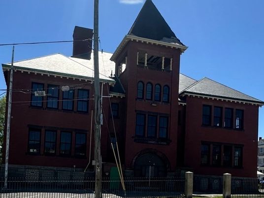 Exterior, Facade, Rowhouse