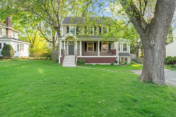Backyard, Exterior, Facade, American Foursquare