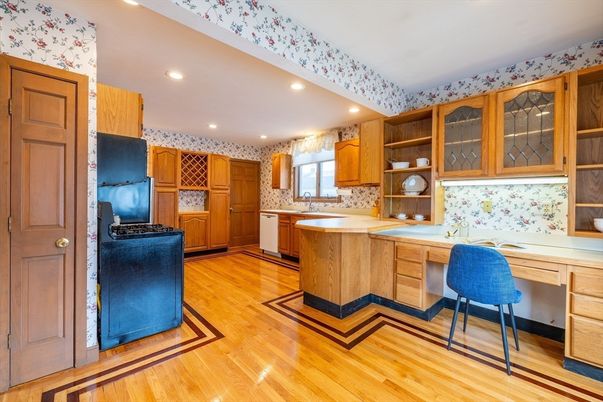 Interior, Kitchen, Recessed Lighting, Wood Texture Flooring