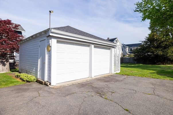 Detached Garage, Exterior