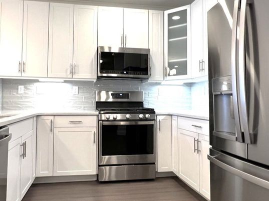 Interior, Kitchen, Stainless Steel Appliances, Wood Texture Flooring