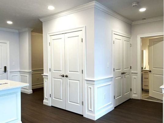 Interior, Recessed Lighting, Wood Texture Flooring