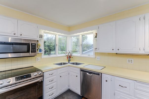 Interior, Kitchen, Stainless Steel Appliances