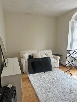 Bedroom, Interior, Washer, Wood Texture Flooring