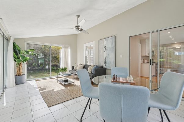 Dining room, Interior, Living room, Recessed Lighting