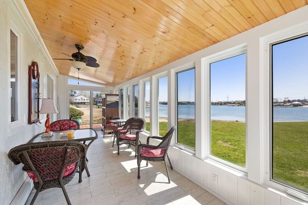 Dining room, Interior, Sun Room, Water, Wooden Ceilings, Wood Texture Flooring