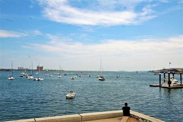 Exterior, Lake