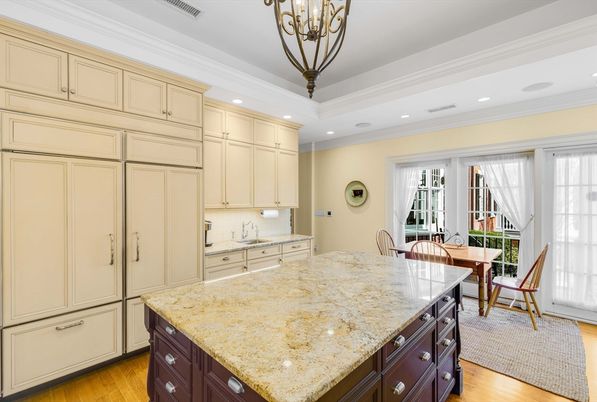 Chandelier, Dining room, Interior, Kitchen, Recessed Lighting, Wood Texture Flooring