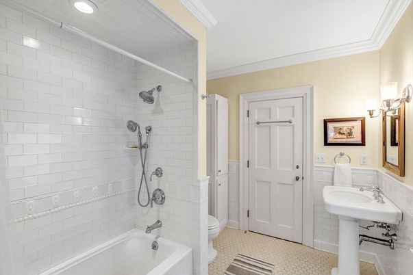 Bathroom, Interior, Recessed Lighting