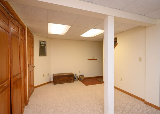 Empty room, Interior, Recessed Lighting
