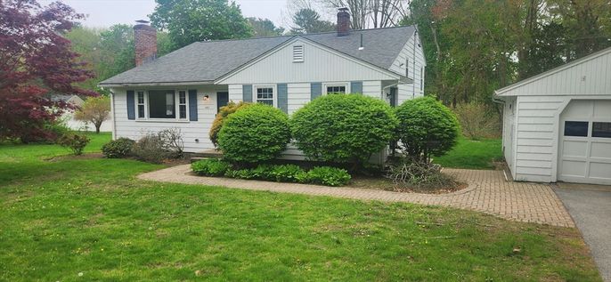 Backyard, Exterior, Facade, Cape Cod