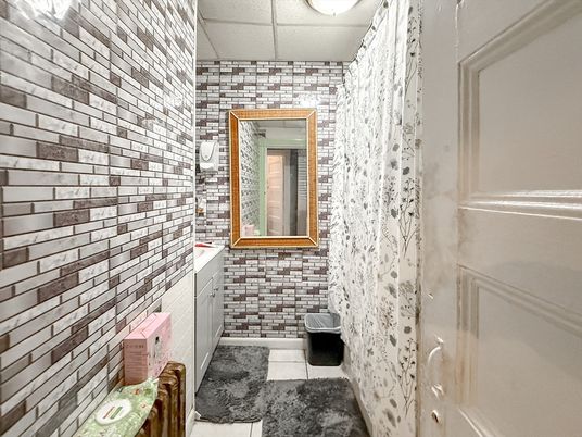 Bathroom, Interior