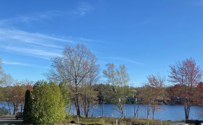 Exterior, Lake
