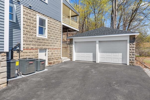 Detached Garage, Exterior