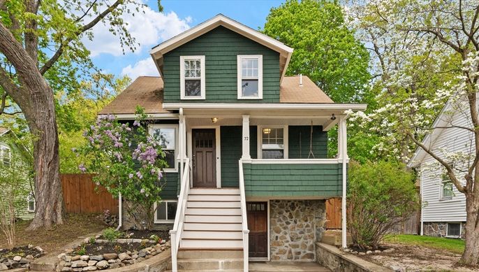 Exterior, Facade, American Foursquare