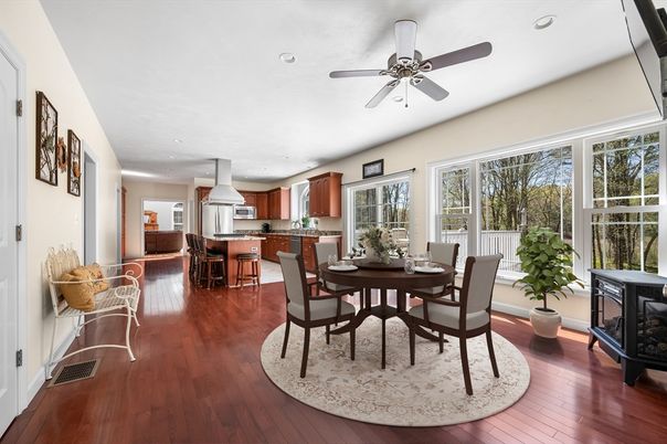 Dining room, Interior, Kitchen, Recessed Lighting, Wood Texture Flooring