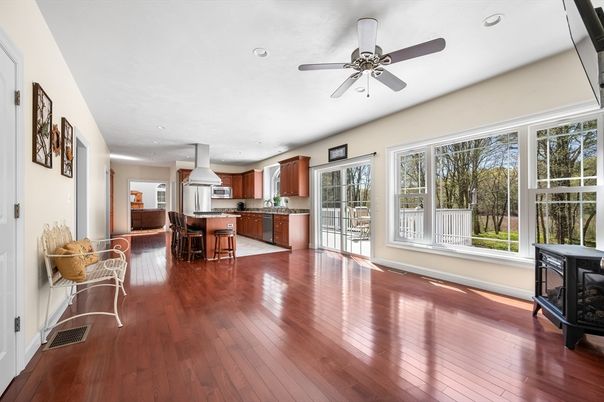 Dining room, Interior, Kitchen, Recessed Lighting, Wood Texture Flooring