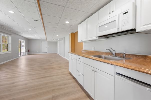 Interior, Kitchen, Recessed Lighting, Wood Texture Flooring