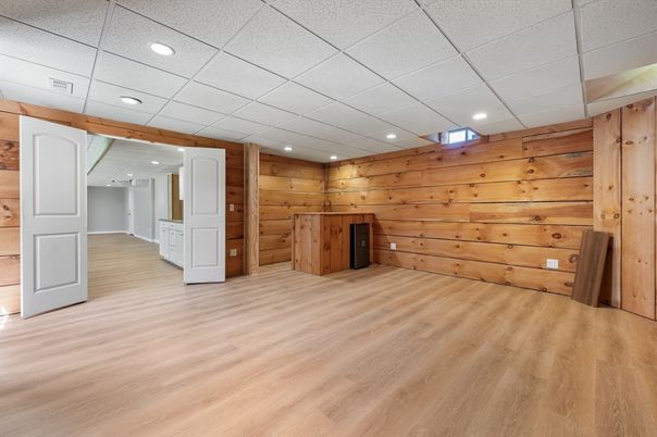 Empty room, Interior, Recessed Lighting, Wood Texture Flooring, Wooden Walls