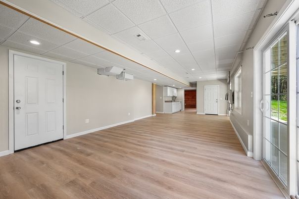 Empty room, Interior, Recessed Lighting, Wood Texture Flooring