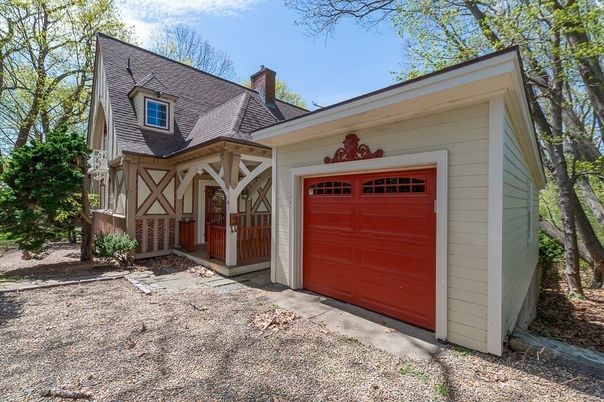 Detached Garage, Exterior
