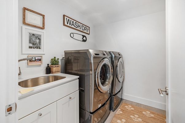 Interior, Washer, Wood Texture Flooring