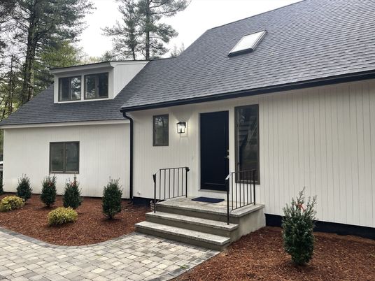 Exterior, Facade, Cape Cod