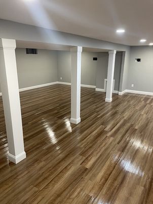 Empty room, Interior, Recessed Lighting, Wood Texture Flooring