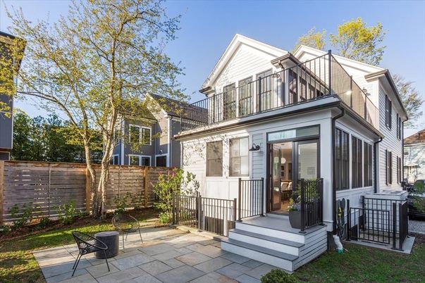 Exterior, Facade, Queen Anne Victorian