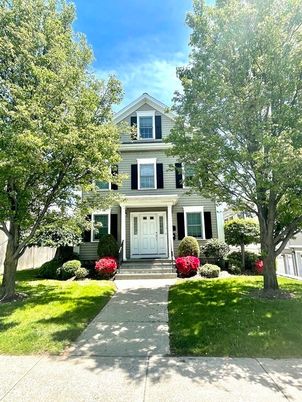 Exterior, Facade, Queen Anne Victorian