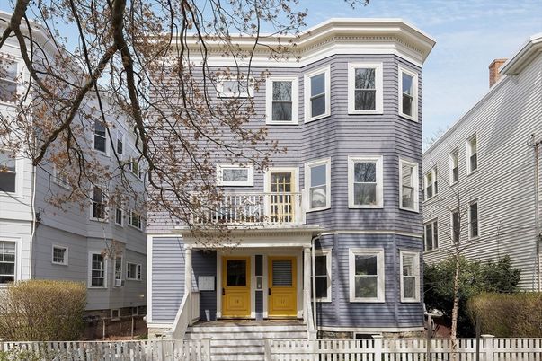 Exterior, Facade, Queen Anne Victorian
