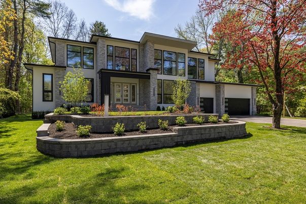 Attached, Backyard, Exterior, Facade, Modern
