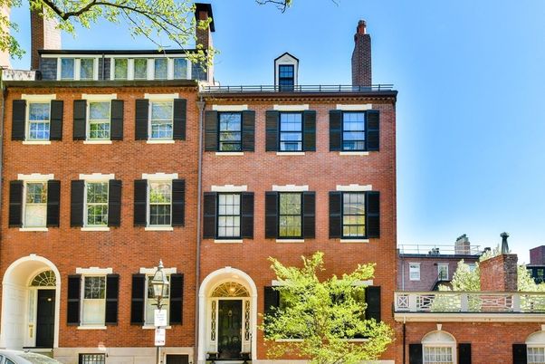 Exterior, Facade, Brick Facade, Georgian