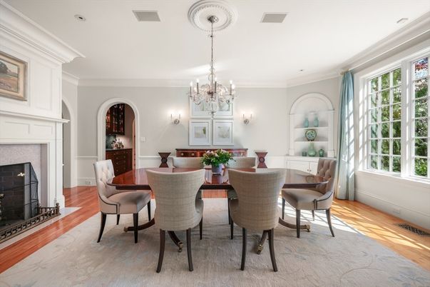 Chandelier, Dining room, Fireplace, Interior, Wood Texture Flooring